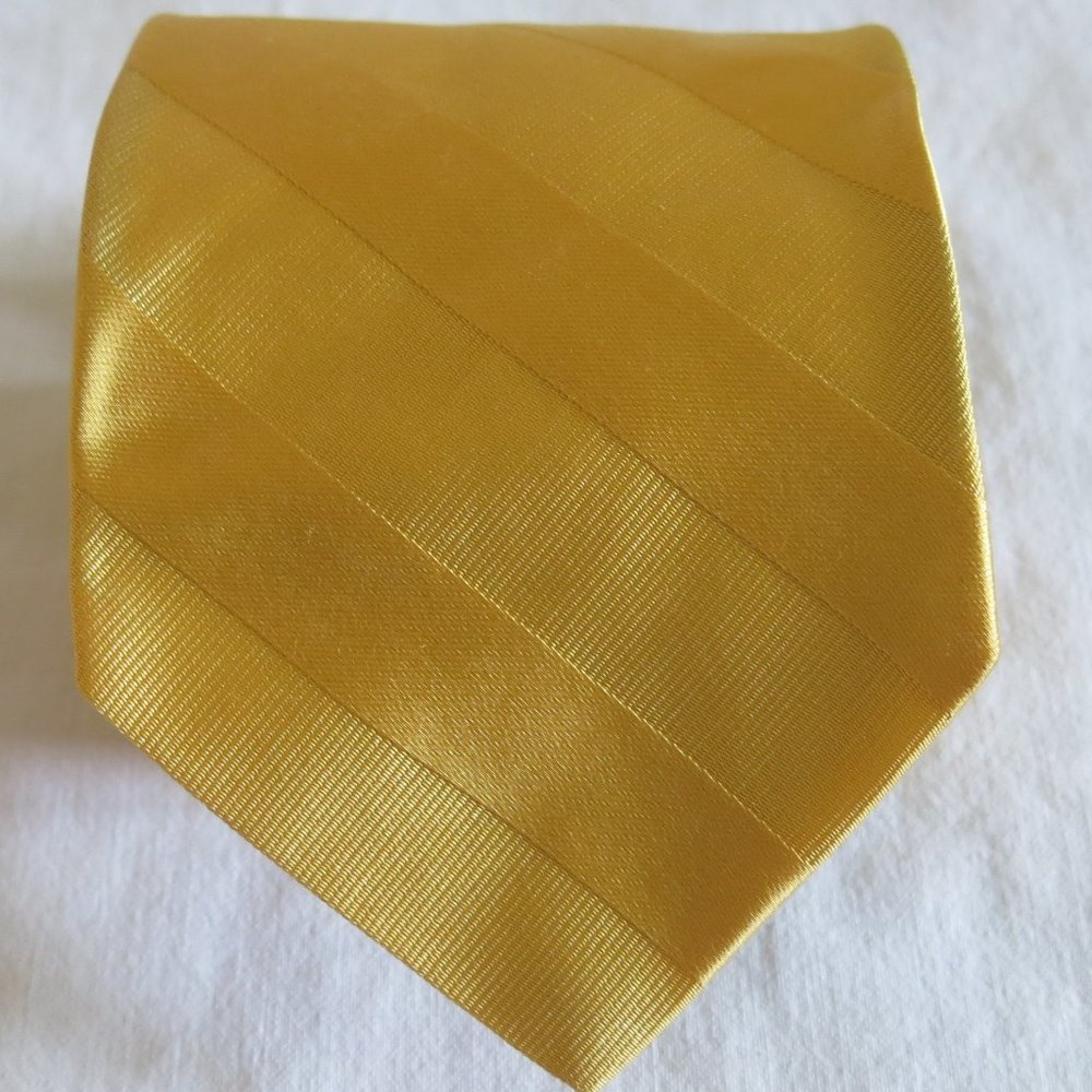 Brooks Brothers 346 Textured Stripe Pure Silk Neck Tie